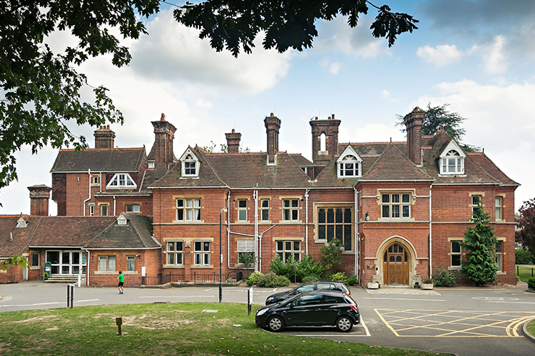 Grosvenor Hall,英國遊學團