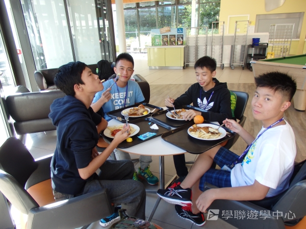 英、法自主學習見聞營,學聯遊學團