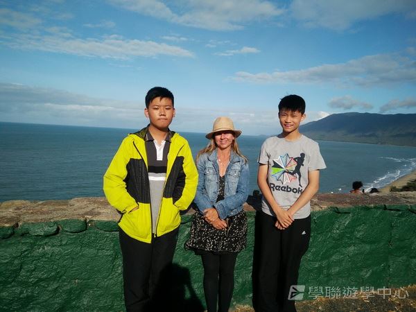 開恩茲友儕學習交流,學聯遊學團